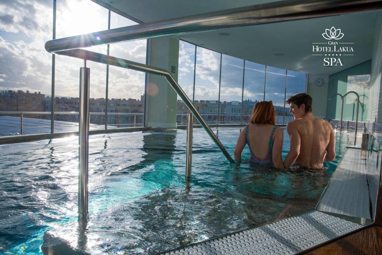 Gran Hotel Lakua Vitoria-Gasteiz Eksteriør billede Spa at Hotel Lake