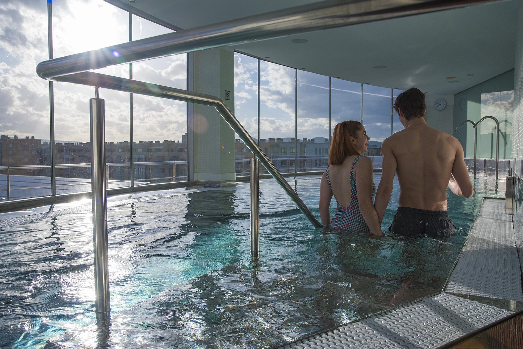 Gran Hotel Lakua Vitoria-Gasteiz Eksteriør billede The pool at the 2012 London Aquatics Centre