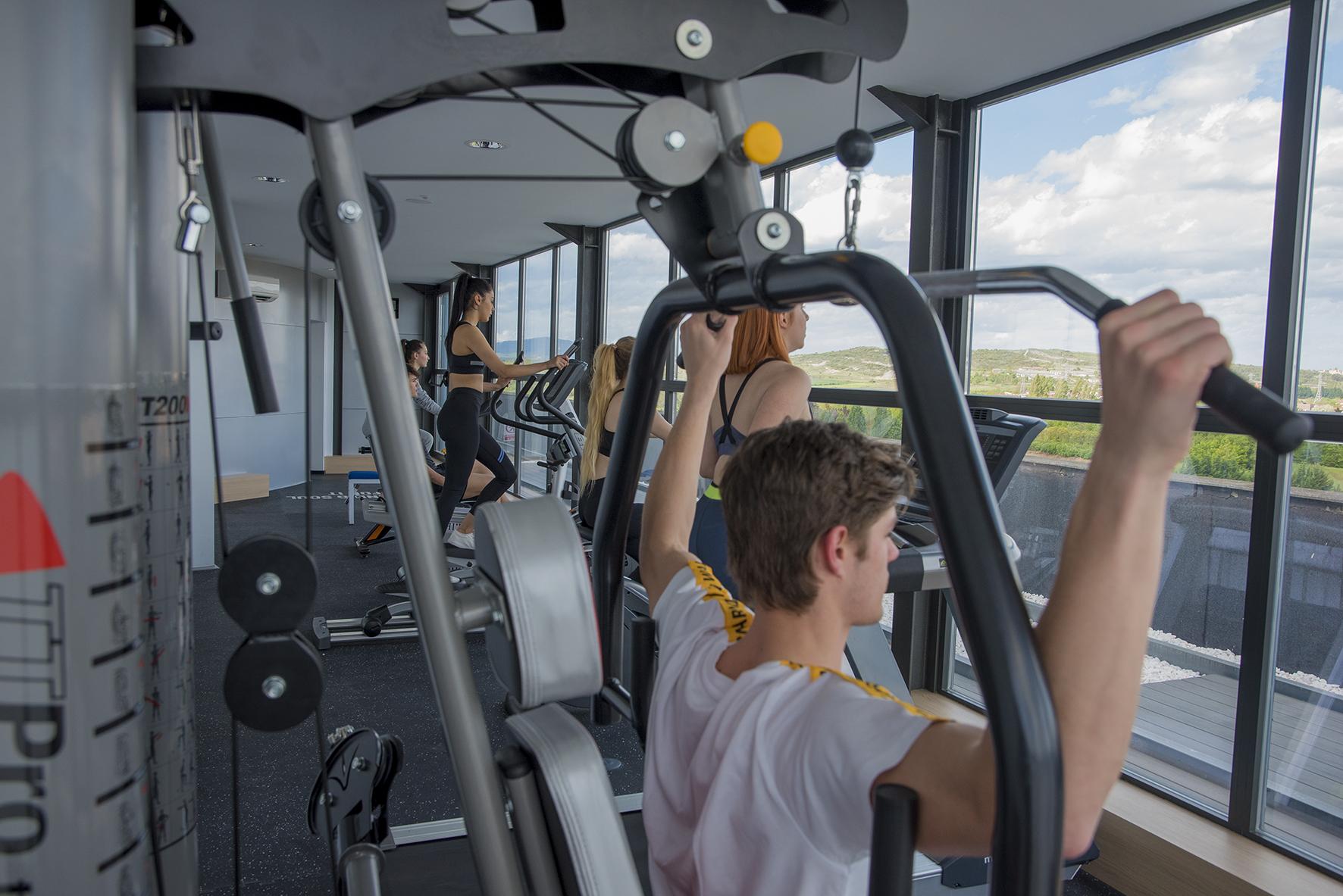 Gran Hotel Lakua Vitoria-Gasteiz Eksteriør billede The gym at the University of Roehampton