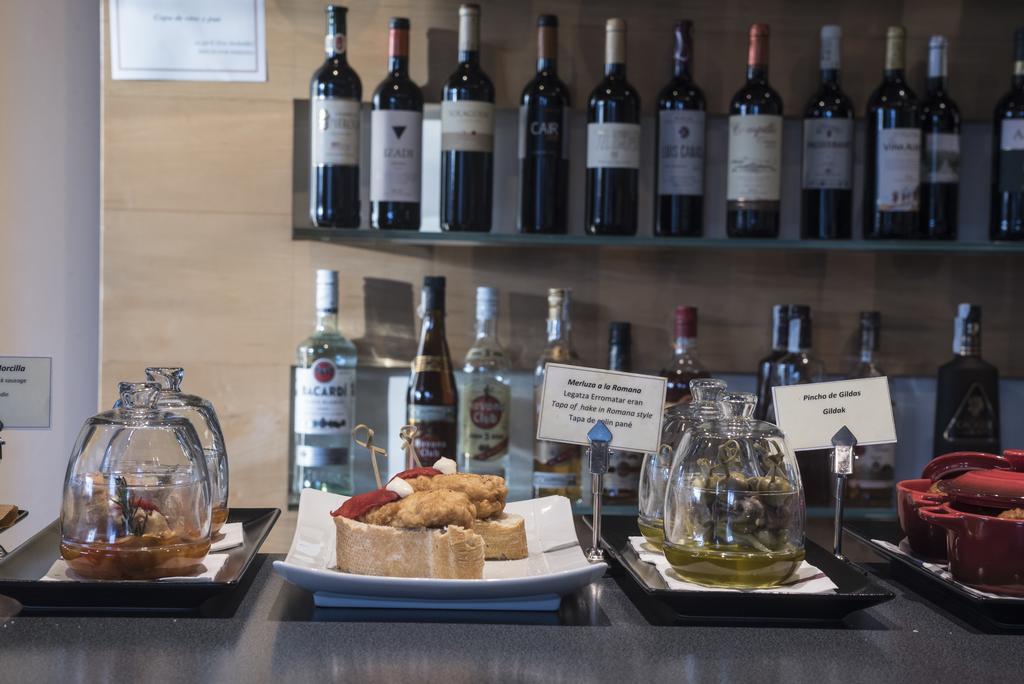 Gran Hotel Lakua Vitoria-Gasteiz Eksteriør billede A selection of sherry