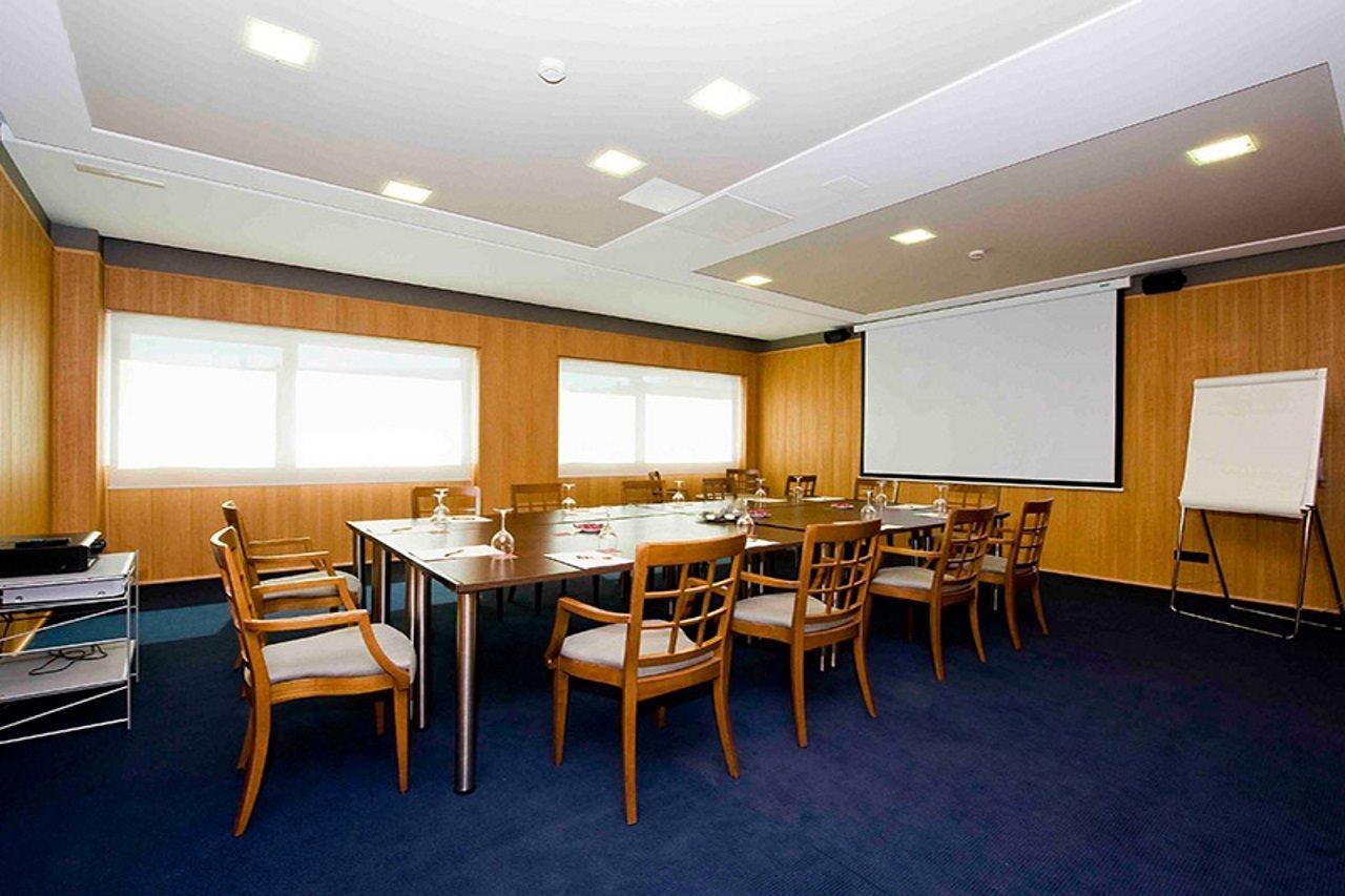 Gran Hotel Lakua Vitoria-Gasteiz Eksteriør billede Meeting room